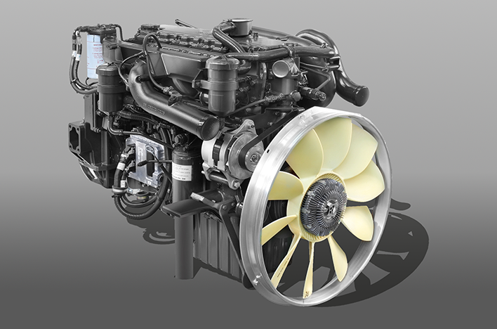 Động cơ DOOSAN DL06K Công suất: 280PS/2.500 rpm Momen xoắn: 981N.m/1.400rpm, Dung tích xilanh: 5.890ccung tích xylanh: 5.890cc